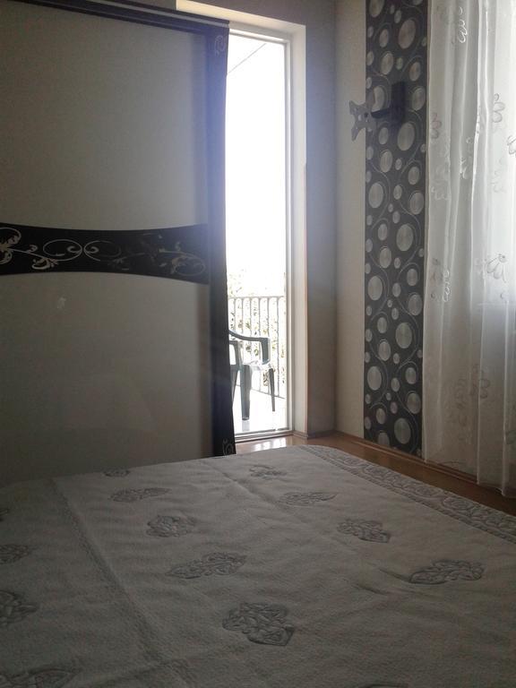 Bajo Guest House كوتايسي الغرفة الصورة