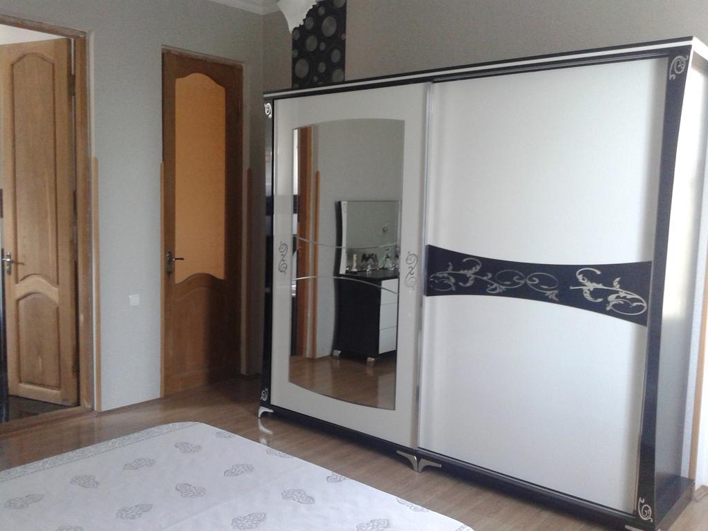 Bajo Guest House كوتايسي الغرفة الصورة